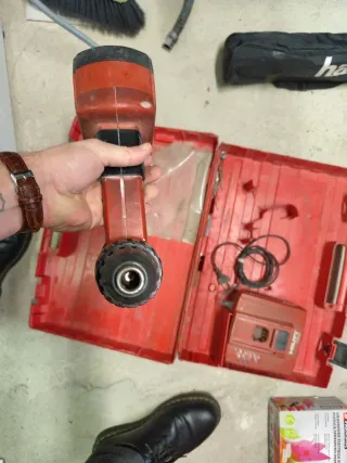 Taladro Hilti UH 240-A con maletín