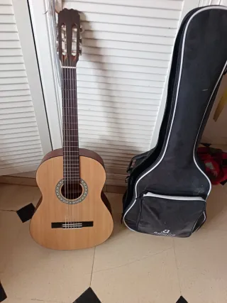Guitarra Admira Alba