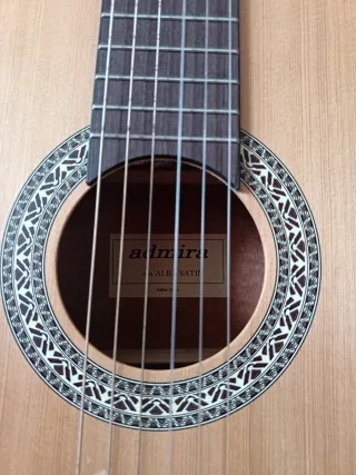 Guitarra Admira Alba
