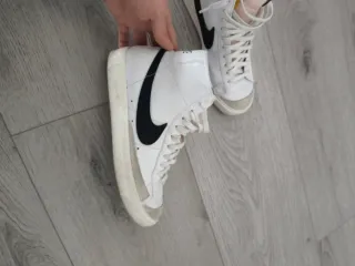 Zapatillas Nike Blancas y Negras