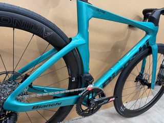 Bianchi Oltre Comp Rival AXS e1 2025 NUEVA