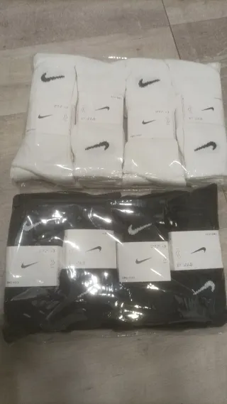 2 Docenas Calcetines Nike (Blancos y Negros) 38/42