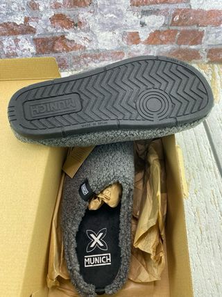 Zapatillas de estar por casa Munich grises