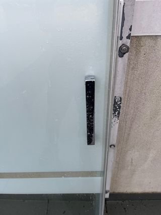 MAMPARA DE BAÑO CROMADO Y CRISTAL