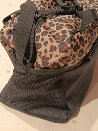Bolsa deportiva Puma estampado leopardo