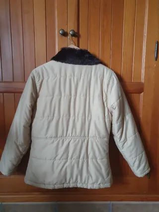 Chaquetón acolchado mujer beige