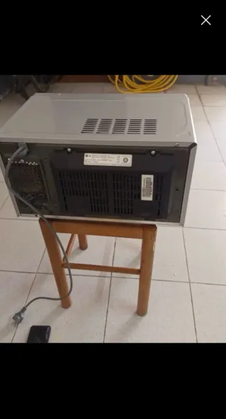 Microondas LG MH6042DW con grill