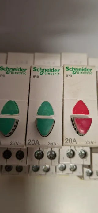 Magnetotérmicos e Interruptores, Schneider Electri