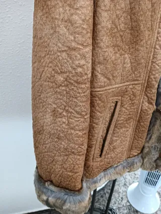 Chaquetón sintético con pelo