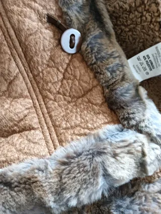 Chaquetón sintético con pelo