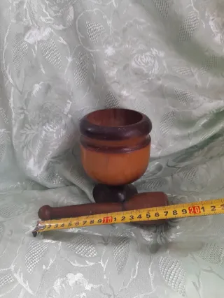 Antico mortaio con pestello