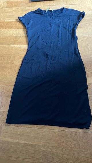 Vestido negro corto espalda descubierta