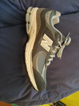 New Balance 2002R Hombre Talla 41.5 Nuevas