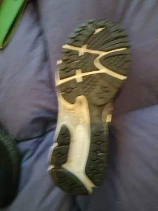 New Balance 2002R Hombre Talla 41.5 Nuevas