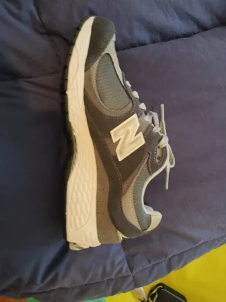 New Balance 2002R Hombre Talla 41.5 Nuevas