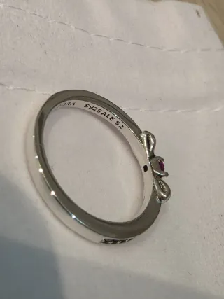 Anillo Pandora Disney Lazo Rojo