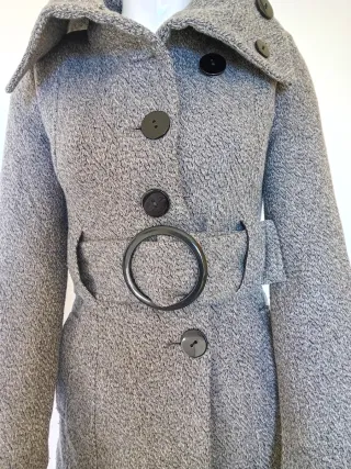 Cappotto grigio con cintura