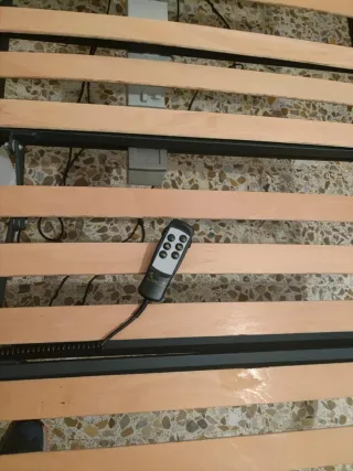 Cama individual con control remoto