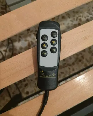 Cama individual con control remoto