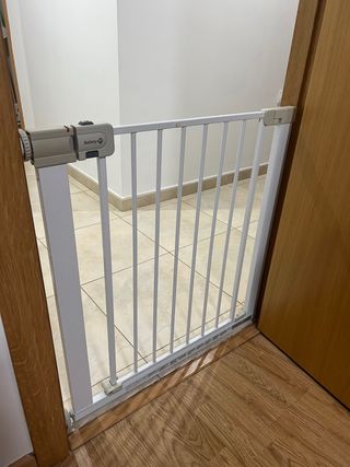 Barrera seguridad bebé Safety 1st