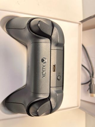 Mando Xbox one con caja