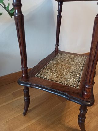 Tocador de madera y Nácar