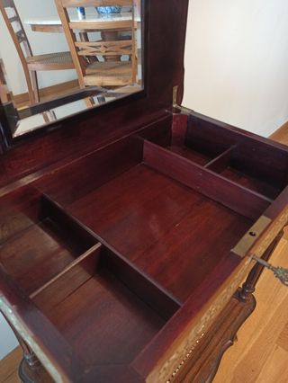 Tocador de madera y Nácar