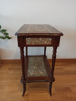 Tocador de madera y Nácar