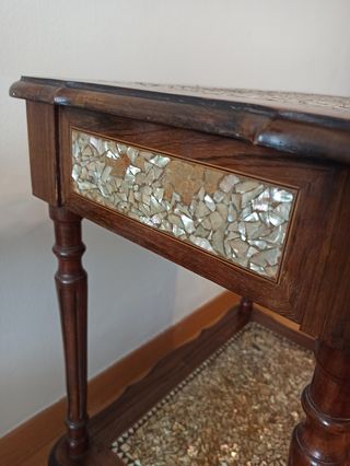 Tocador de madera y Nácar
