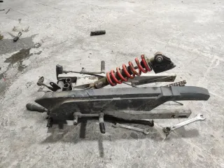 Amortiguador y basculante moto puch