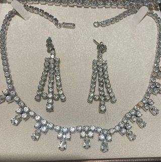 Juego Gargantilla, Pendientes y Pulsera