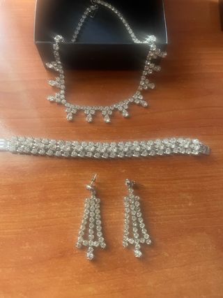 Juego Gargantilla, Pendientes y Pulsera