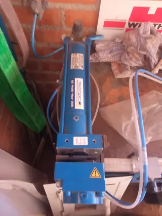 Taller aluminio troquel herrajes canal 16