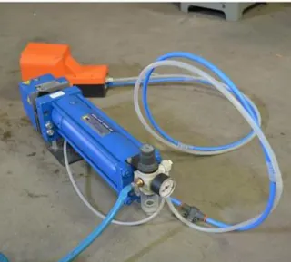 Taller aluminio troquel herrajes canal 16