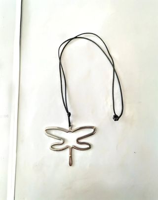 Collana ciondolo libellula stilizzata argentata