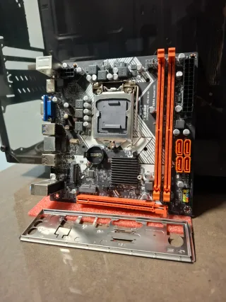 Gabinete y Placa Base PC