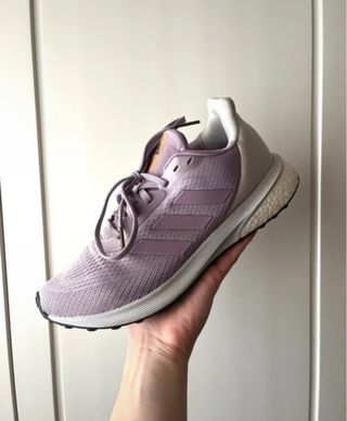 Zapatillas Adidas Astrarun Moradas y Blancas