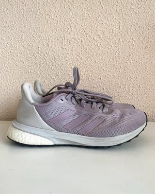 Zapatillas Adidas Astrarun Moradas y Blancas