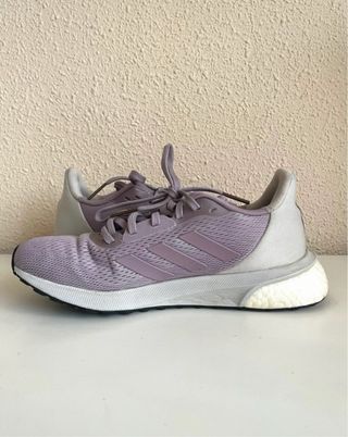 Zapatillas Adidas Astrarun Moradas y Blancas