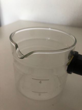 Jarra medidora de vidrio para café