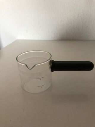 Jarra medidora de vidrio para café