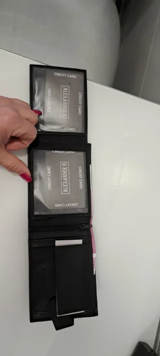 Cartera de Piel Negra