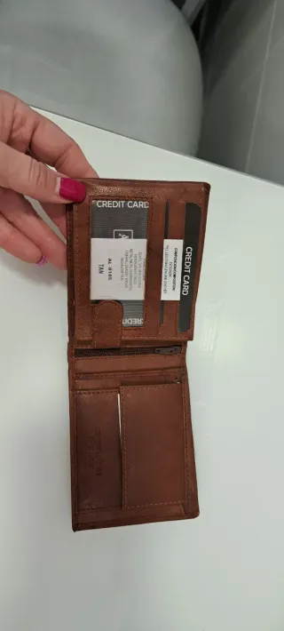 Billetera de piel para caballero