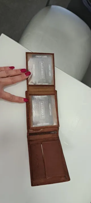 Billetera de piel para caballero