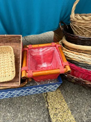 Lotto ceste vimini e contenitori varie misure