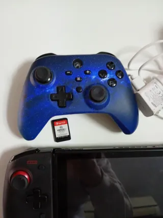 Nintendo Switch + Mando Pro + Bolsaby juego