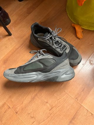 Zapatillas Adidas Negro y Gris