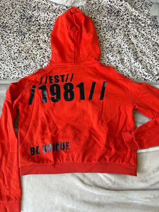 Sudadera Guess Naranja Corta con Capucha