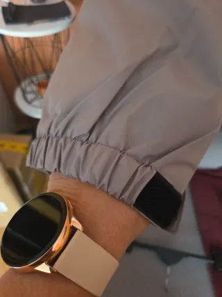 Chubasquero PUFFIT beige con capucha