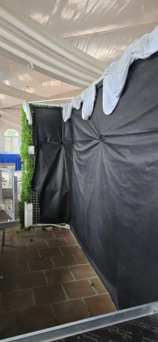 Estructura metálica con ruedas